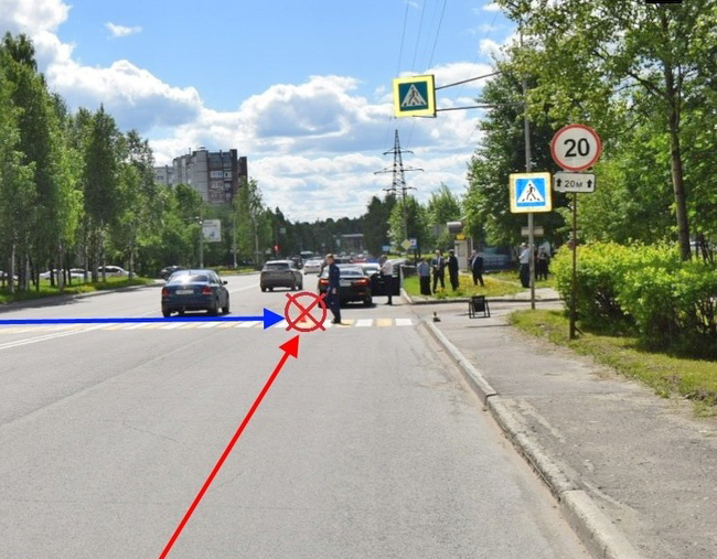 В Ухте на проспекте Космонавтов столкнулись Toyota и электросамокат Ninebot